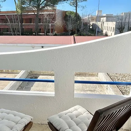 Lumineux Sur Avec Piscine Et Parking - Fr-1-716-81 Daire